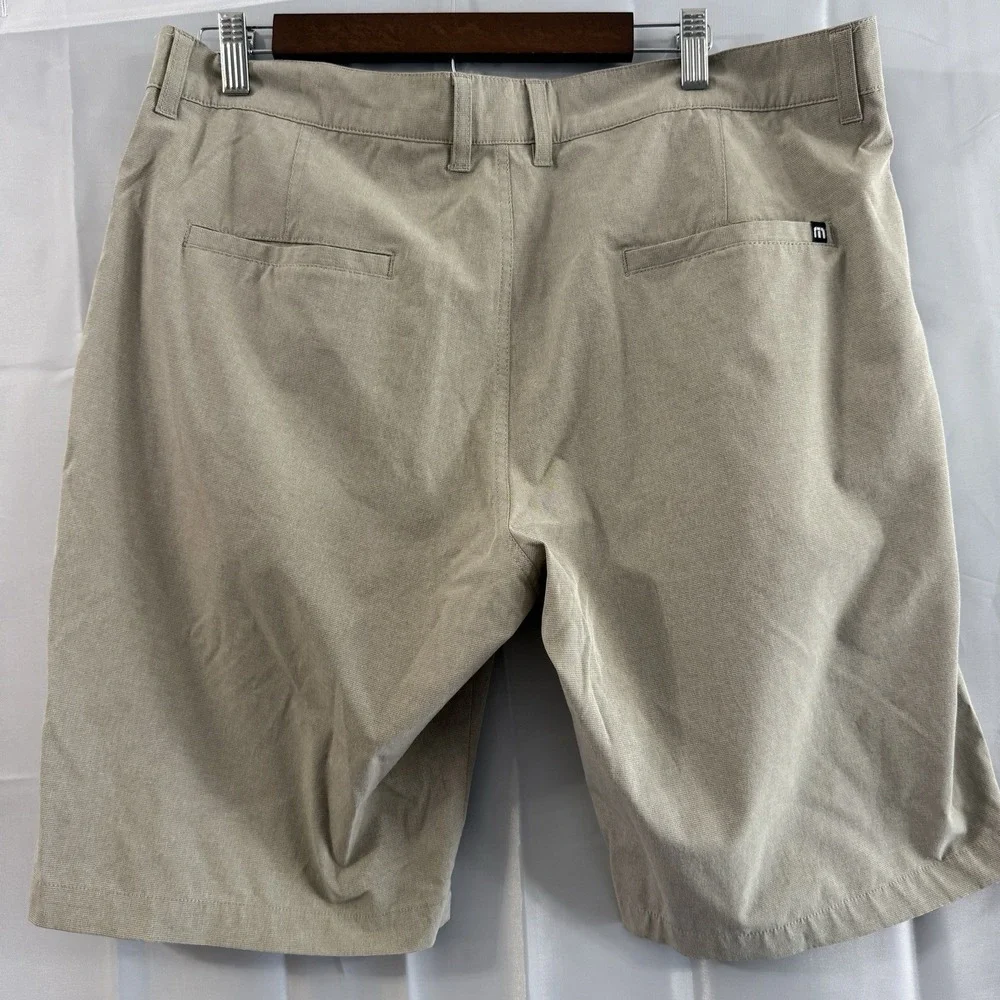 Travis Mathew Mens Beck Golf Performance Shorts Beige Tan 36